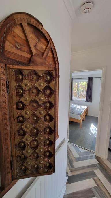 Spacious 2 Bed Bungalow Энфилд Экстерьер фото